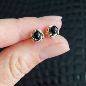 10k Gold Onyx Swirl Stud Earrings